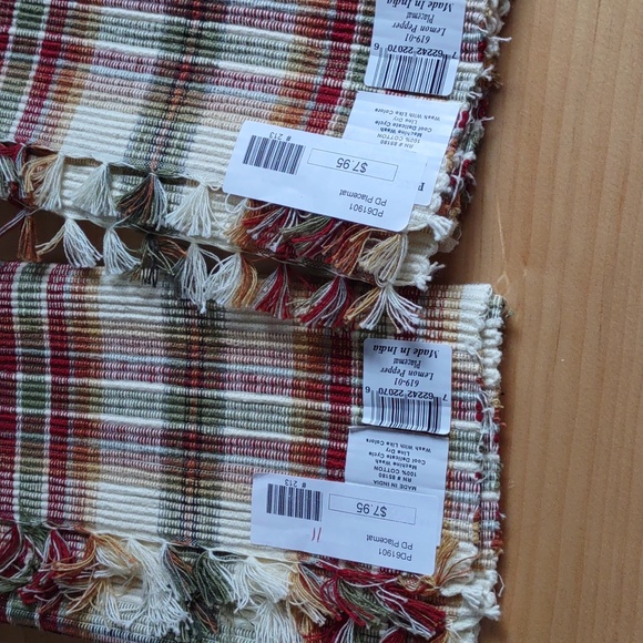 2 Park Designs, Lemon Pepper Placemats - Picture 2 of 3